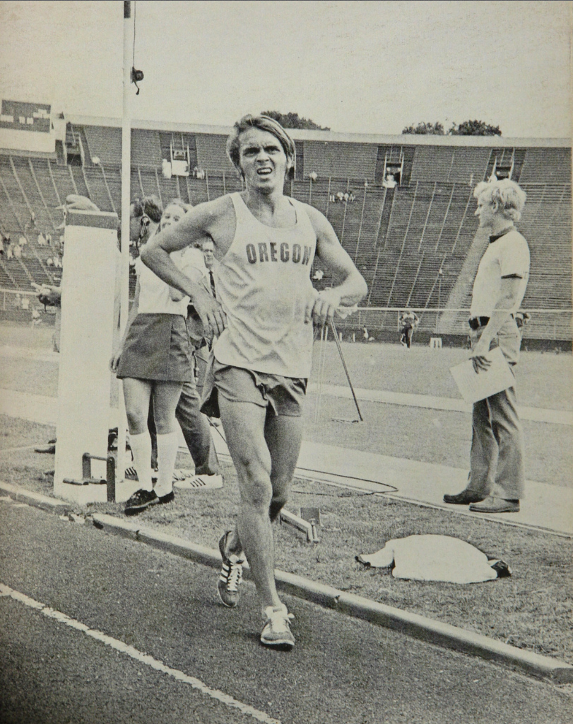 phil knight steve prefontaine