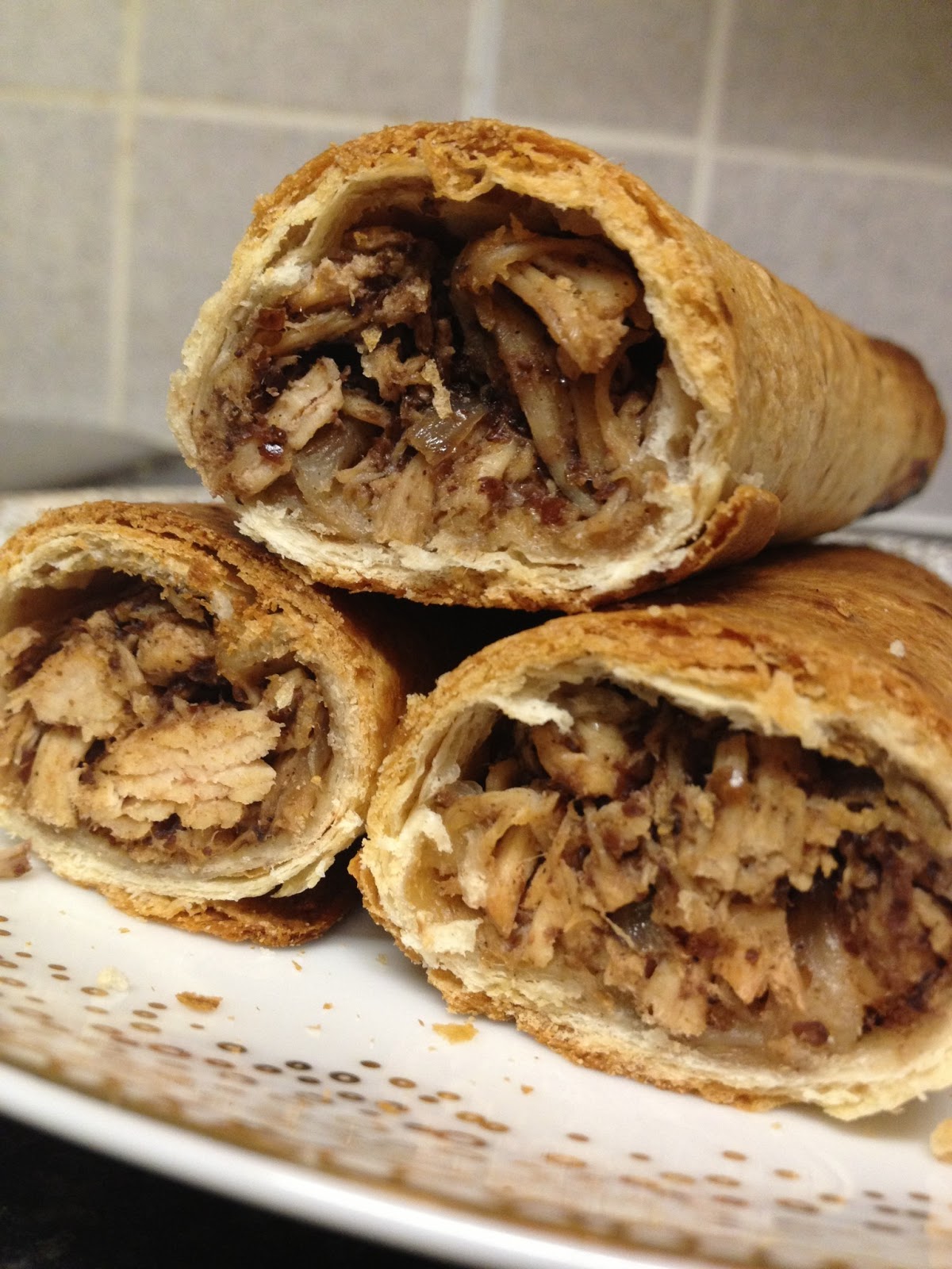 nosaibasfood ) Musakhan (sumac chicken) rolls