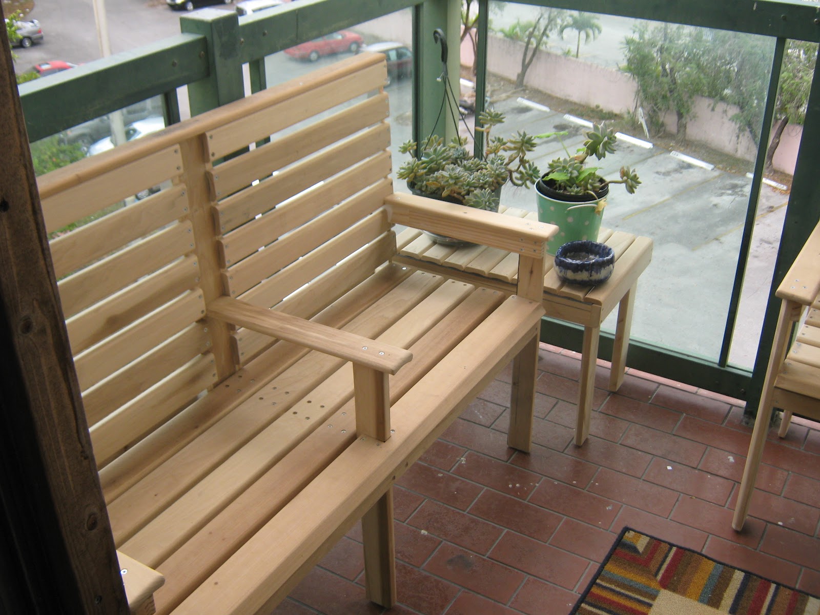 FERNANDEZ CABINET: Muebles en madera para balcon o espacios reducidos