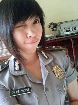 Sumber : http://seostarmoon.blogspot.com/2013/04/foto-gallery-polwan