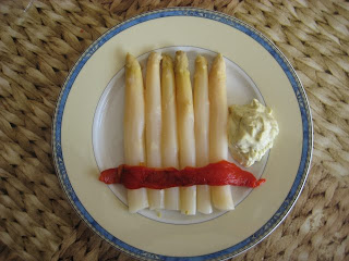 Esparragos Con Mayonesa De Perejil
