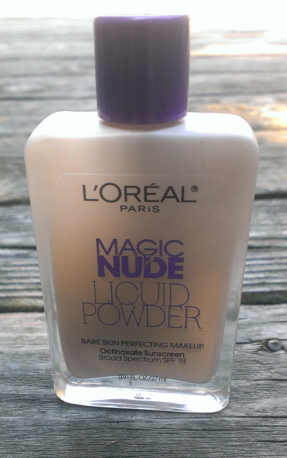 Eating Lipstick: LOreal Magic Nude Liquid Powder Foundation