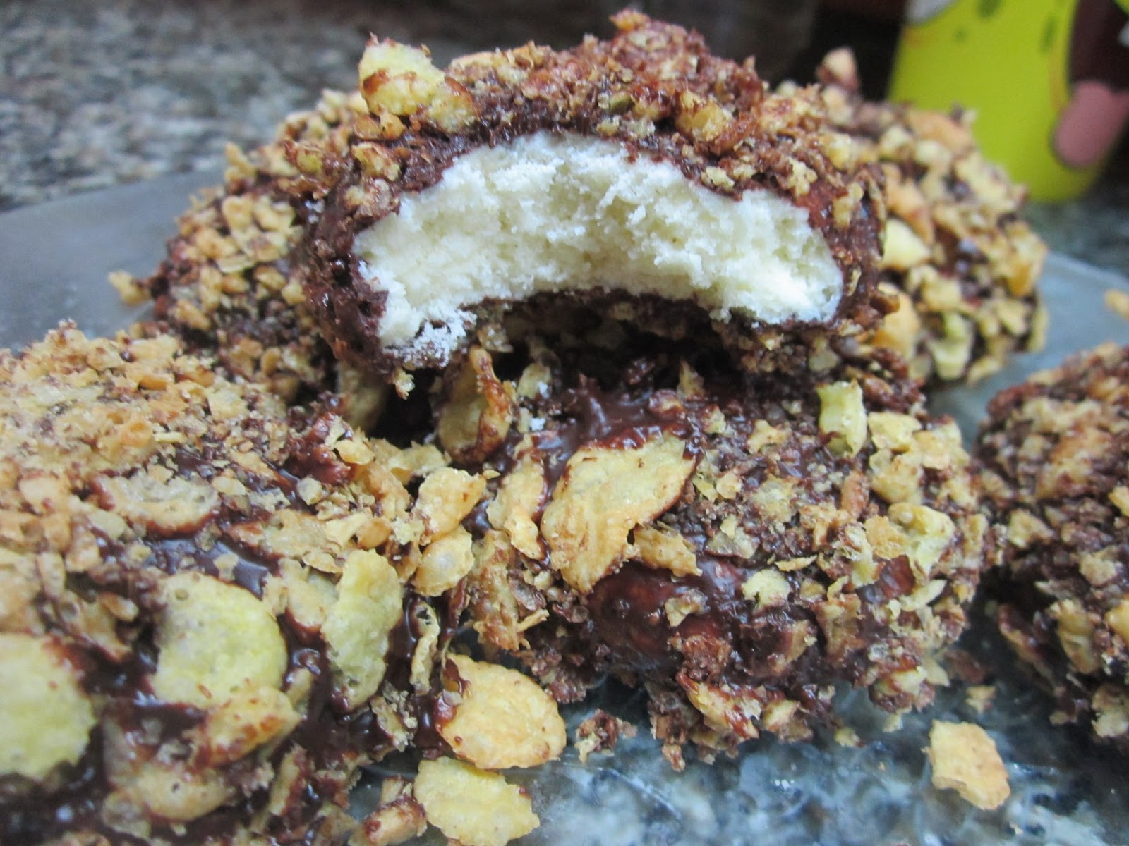 KurabiyeKokuyor ÇİKOLATA SOSLU, CORN FLAKES MANTOLU KURABİYE