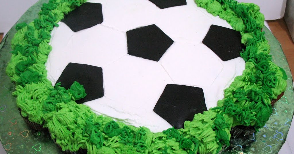 Veena's Art of Cakes How to make a Pullapart Cupcake Soccer Ball cake