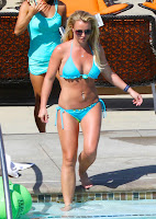 Britney Spears getting into the pool