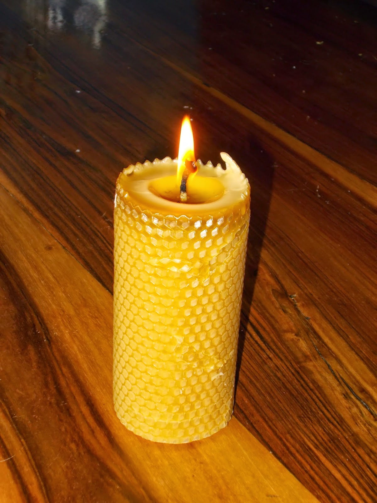 Framboise et Papyrus: Faire des bougies naturelles en cire d'abeille