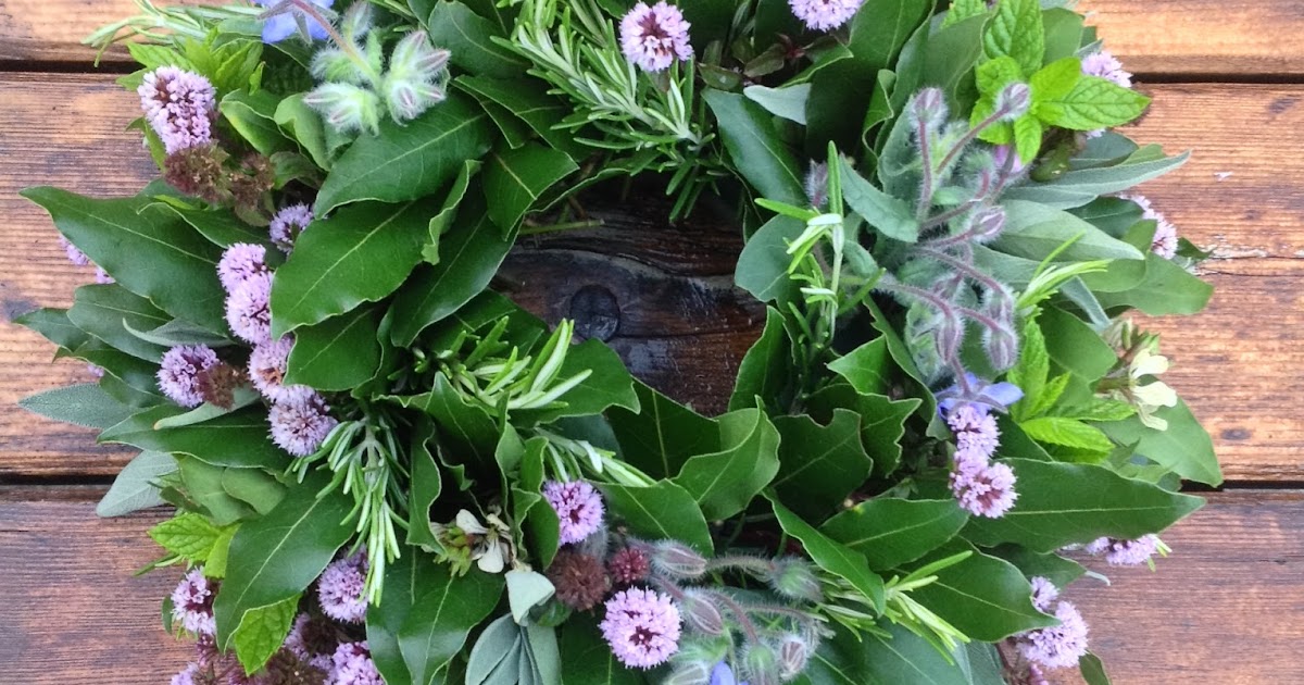 greengarland Fresh herb wreath