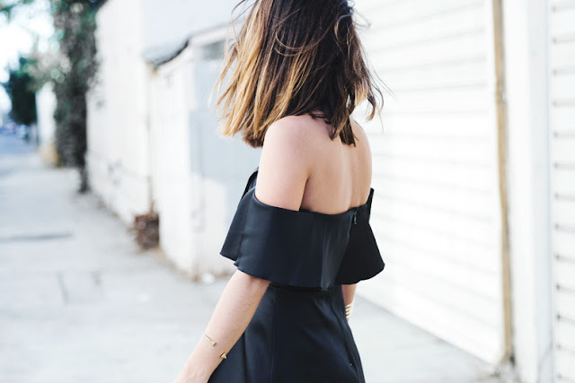 Off the shoulders Street Style