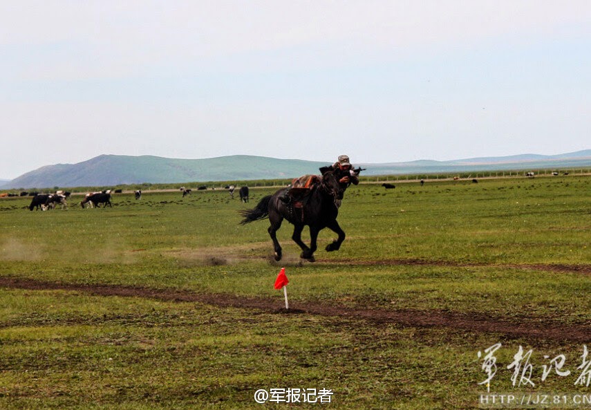 People%27s%2BLiberation%2BArmy%2Bcavalry%2Bhorses%2Blie%2Bdown%2Bwhile%2Btaking%2Benemy%2Bfire%2B3.jpg