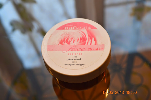My V-Day/Pamper Nght Essentials + My Favorite Movie Love Stories Face mask. Avon. Avon Naturals