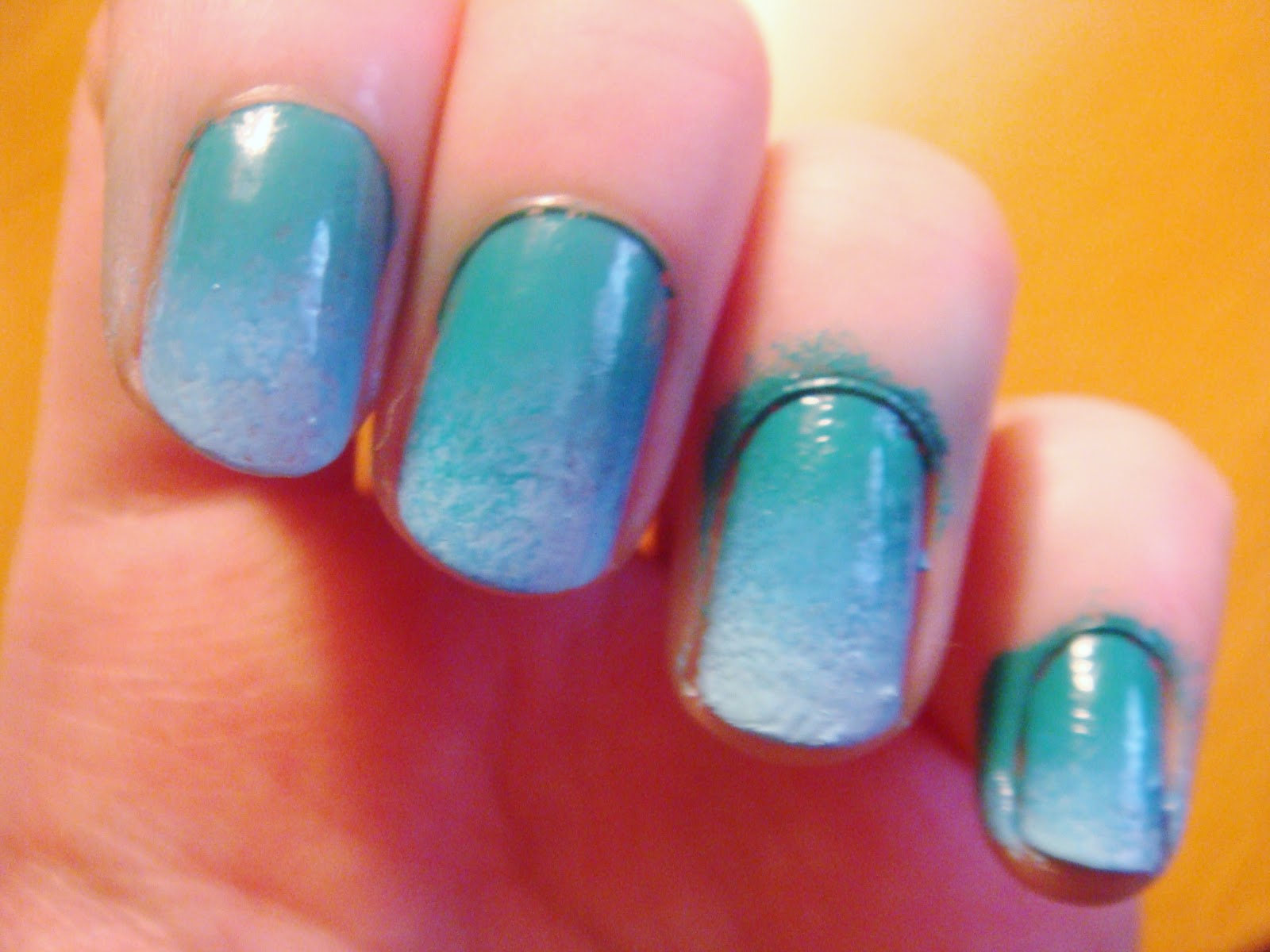 The Nail Artiste How To Create a Perfect Gradient with a Makeup Sponge