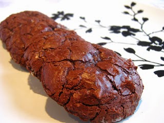http://www.bakingandmistaking.com/2011/04/flourless-chocolate-cookies.html