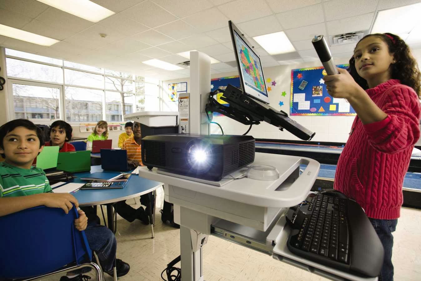 Importance of using Projectors in Classroom - Net4Tech