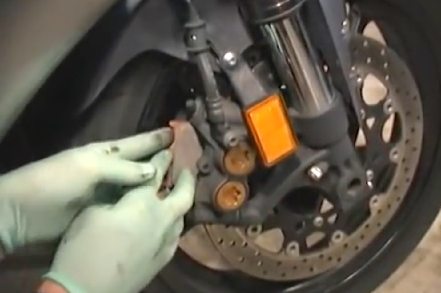 See Best Style How To Change Brake Pads Yamaha R1