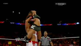 Beth Phoenix performs a Glam Slam on AJ at WWE raw held on 29/10/2012