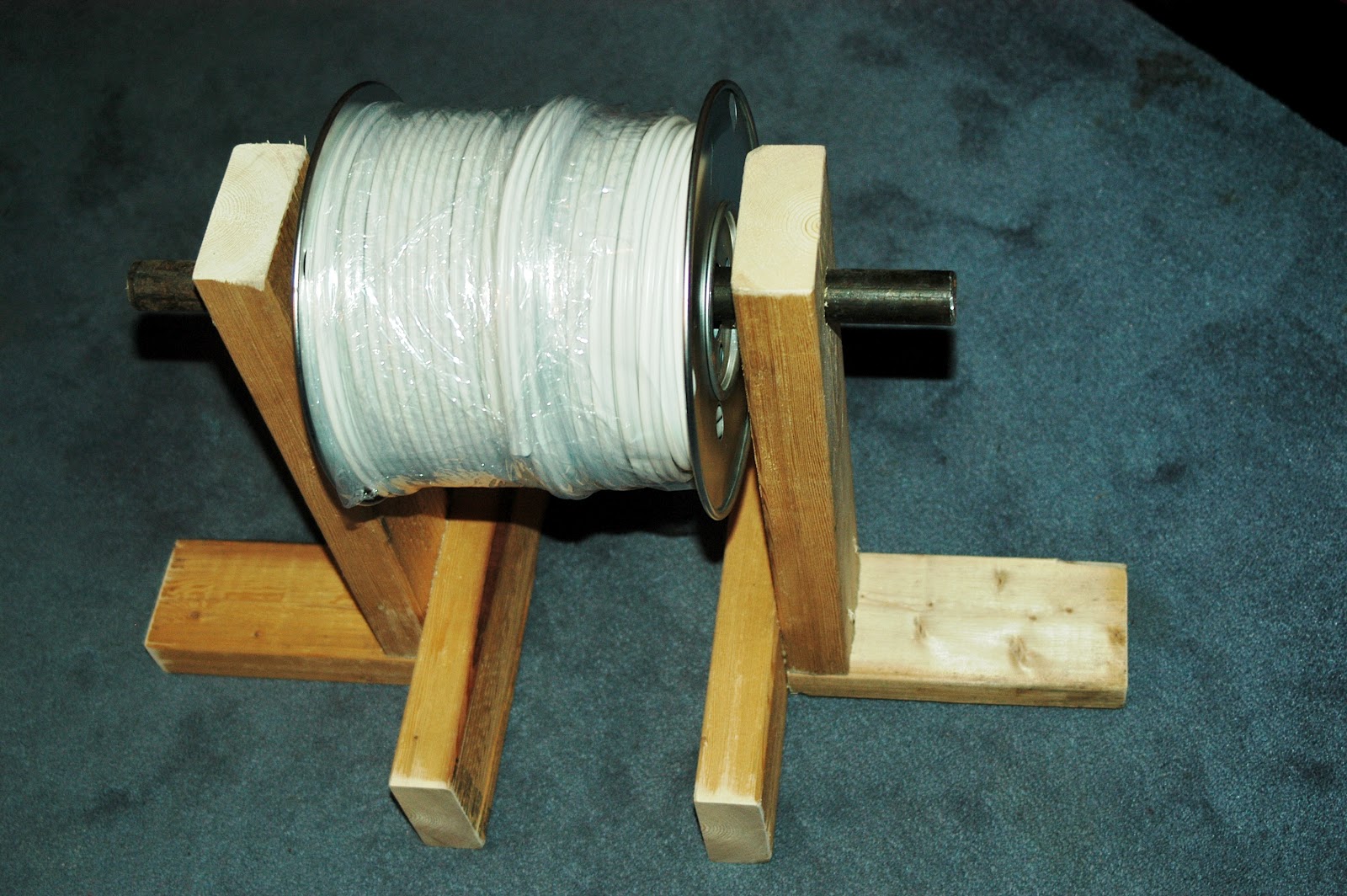 Wire spool holder by Rozzo, Download free STL model