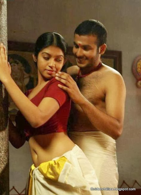 malayalam actress hot seducing her boyfriend 