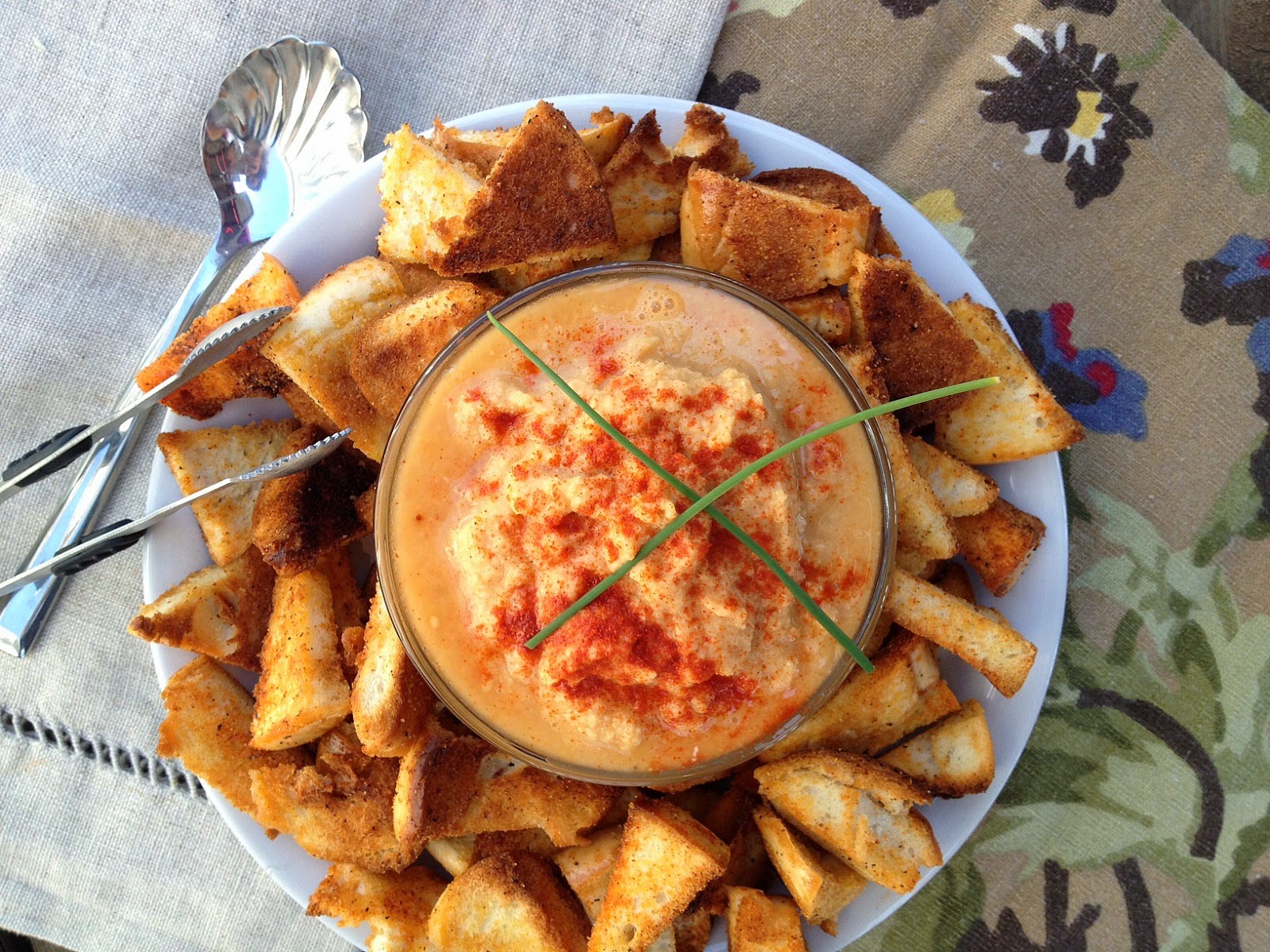 All The Pretty Things HomeMade Garlic & Onion Bagel Chips