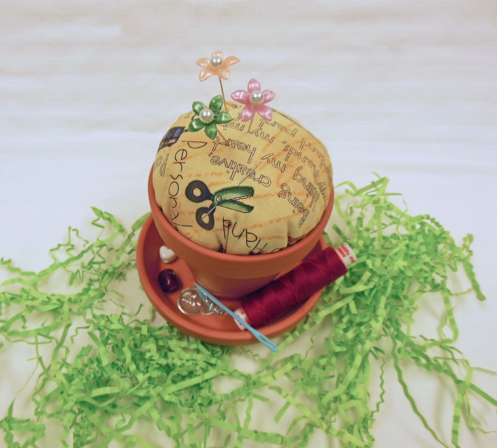 Quilting Frenzy Flower Pot Pincushion Day 11 of 100 Days on Pins and Needles