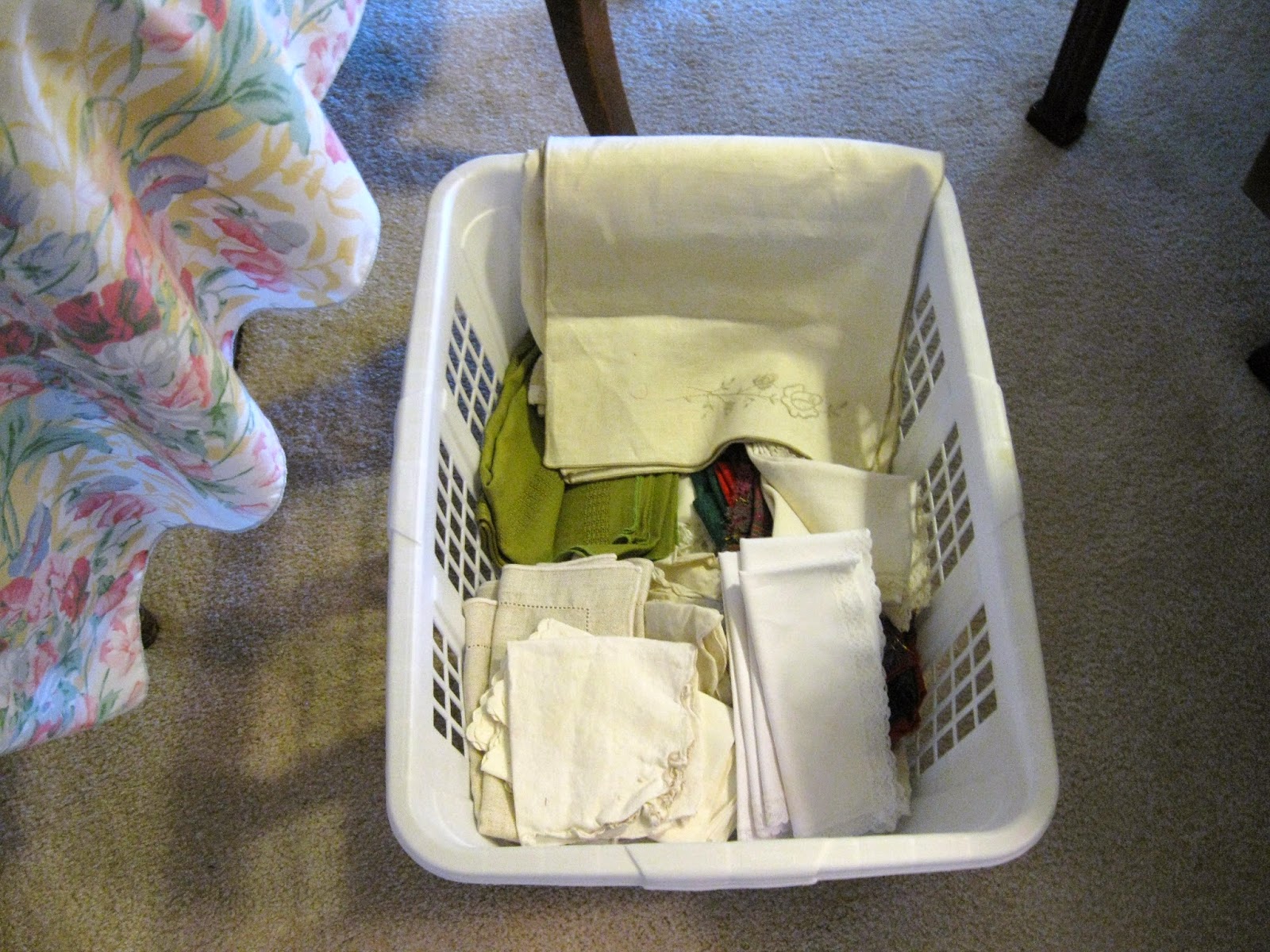 Creative Quest Organizing Cloth Napkins