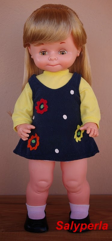 muñeca graciosa de famosa