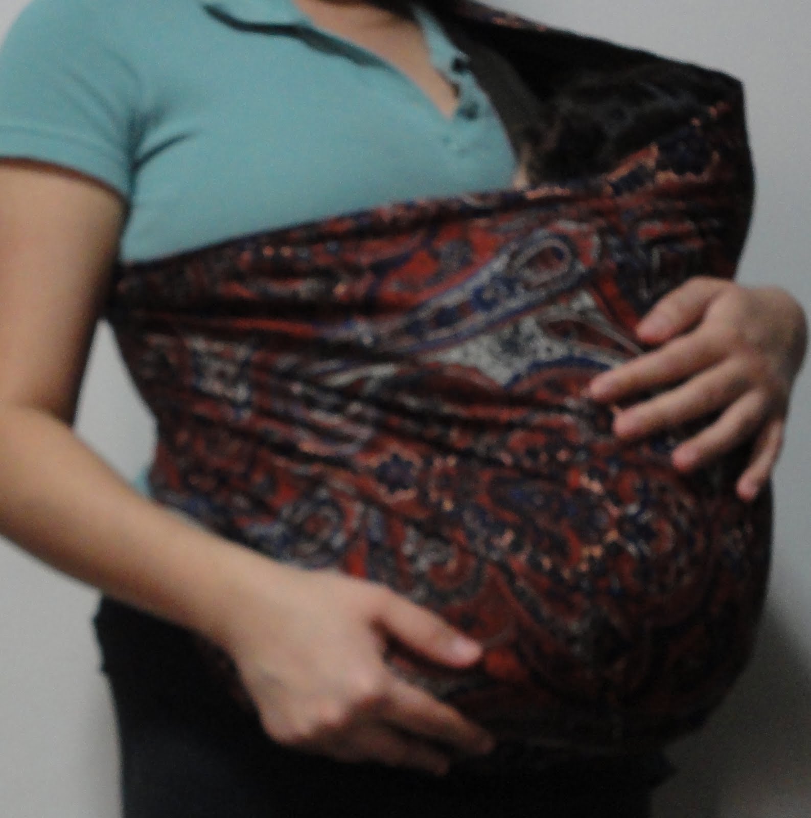 My baby rocks! Tutorial Pouch sling