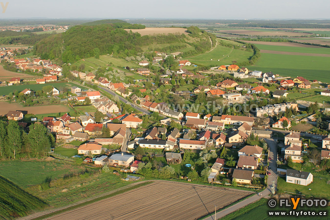 FLyFOTO letecká fotografie a video Přerov nad Labem