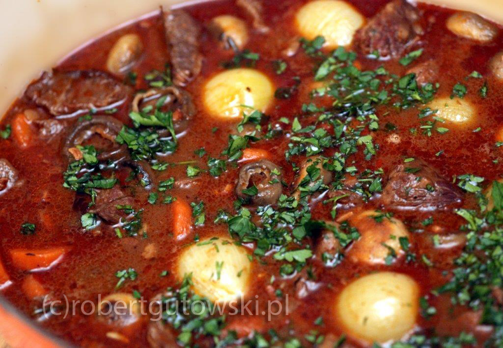 Gotowy Prawie Na Wszystko Wolowina Po Burgundzku I Po Prowansalsku Czyli Boeuf Bourguignon I Daube De Boeuf A La Provencal