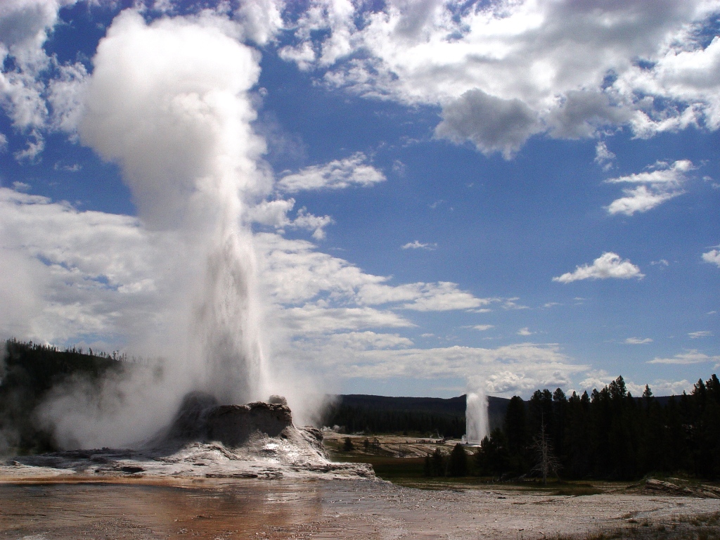 Geotripper Driving Through the Most Dangerous Plate Boundary in the