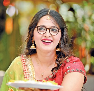 chetana world over weight aushka for size zero movie size zero telugu movie online