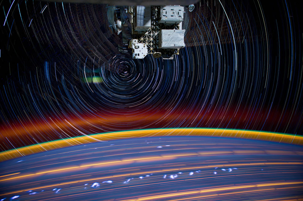 Spectacular-star-trails-swirls-as-captured-by-ISS-Astronaut-Expedition-31-Flight-Engineer-Don-Pettit.jpg
