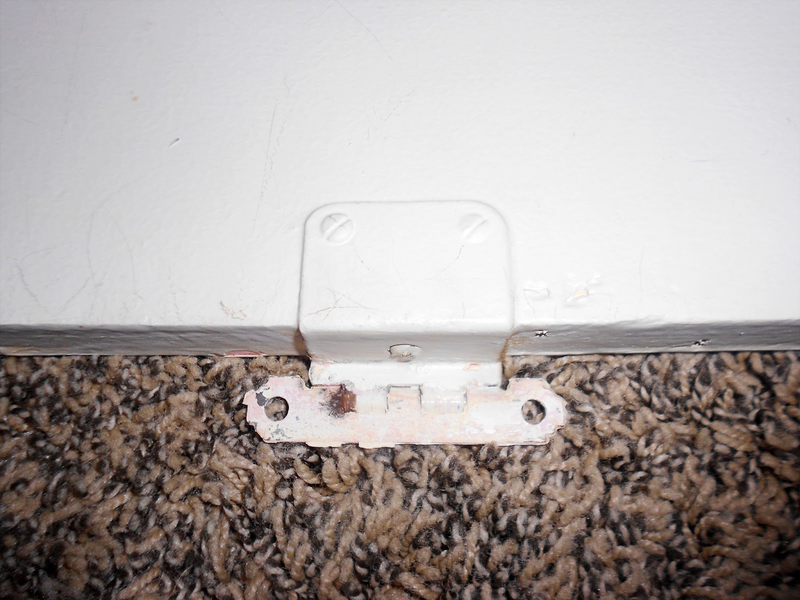 TwoFeetFirst Removing Paint from Hinges