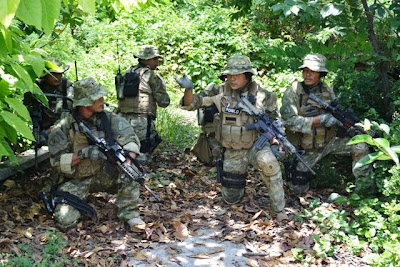 Kopaska Koarmatim Laksanakan Latihan Penghancuran Instalasi Gudang Senjata & Amonisi Musuh