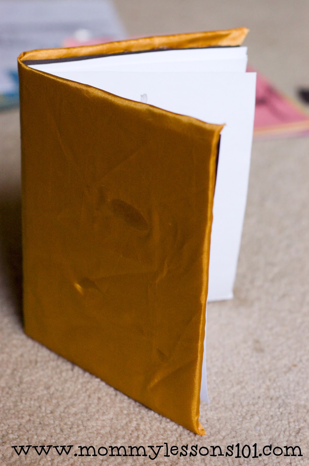 Mommy Lessons 101 100 Days of Play Challenge! Library of Homemade Books