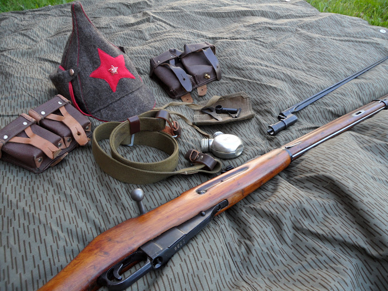 Four Bees 1943 Mosin Nagant M91 30 Rifle With Bayonet Ammo Pouches Sling And Tool Cleaning Kit Izhevsk Armory