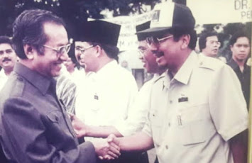 Bersama Perdana Menteri ke 4