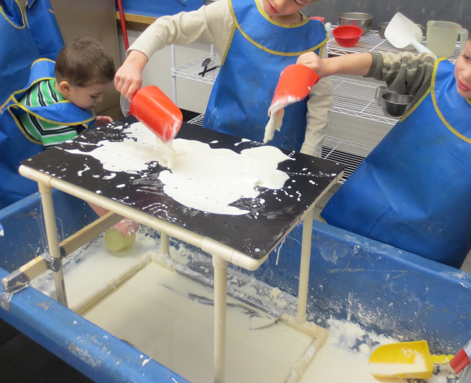 SAND AND WATER TABLES OOBLECK PLATFORM