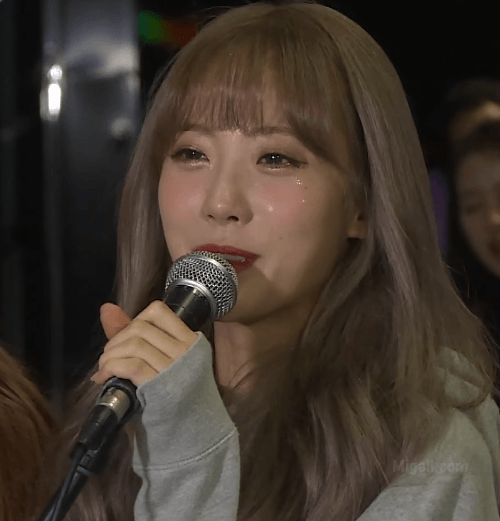 뒤늦게 울음 터진 우주소녀 루다