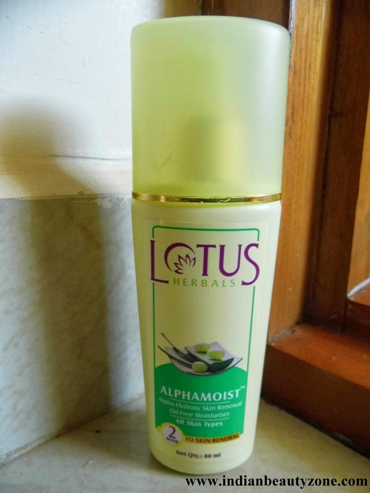 Indian Beauty Zone Lotus Herbals Alphamoist Alpha Hydroxy Skin Renewal