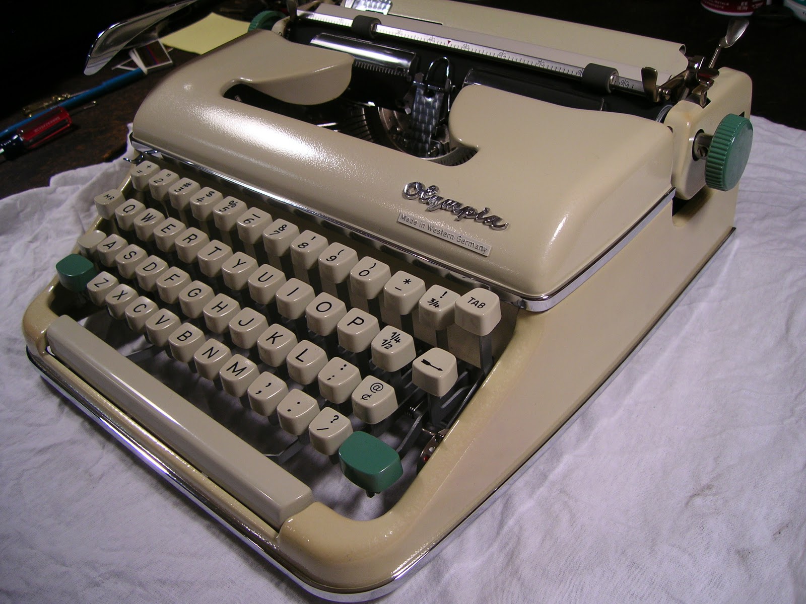 Life in a Typewriter Shop A Royal Mildew 800