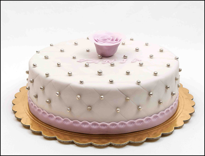 Perle cake diamnond pattern front