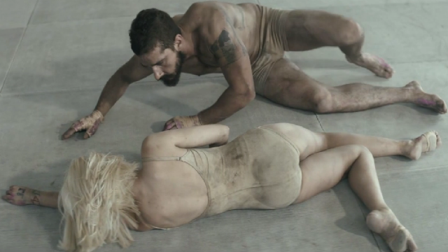 Shia LaBeouf, Sia, Maddie Ziegle, juntos Shia LaBeouf, Sia, Maddie Ziegle, juntos