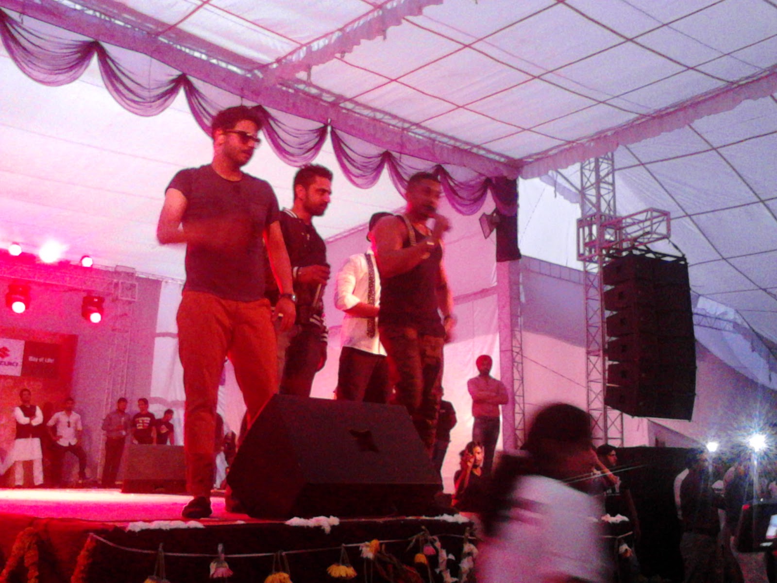 http://3.bp.blogspot.com/-qxQ1qWzcVE4/UHejz1pRwPI/AAAAAAAAD_w/QZm6wCW1pX0/s1600/Honey+singh+at+ITM+University+gurgaon+(8).jpg