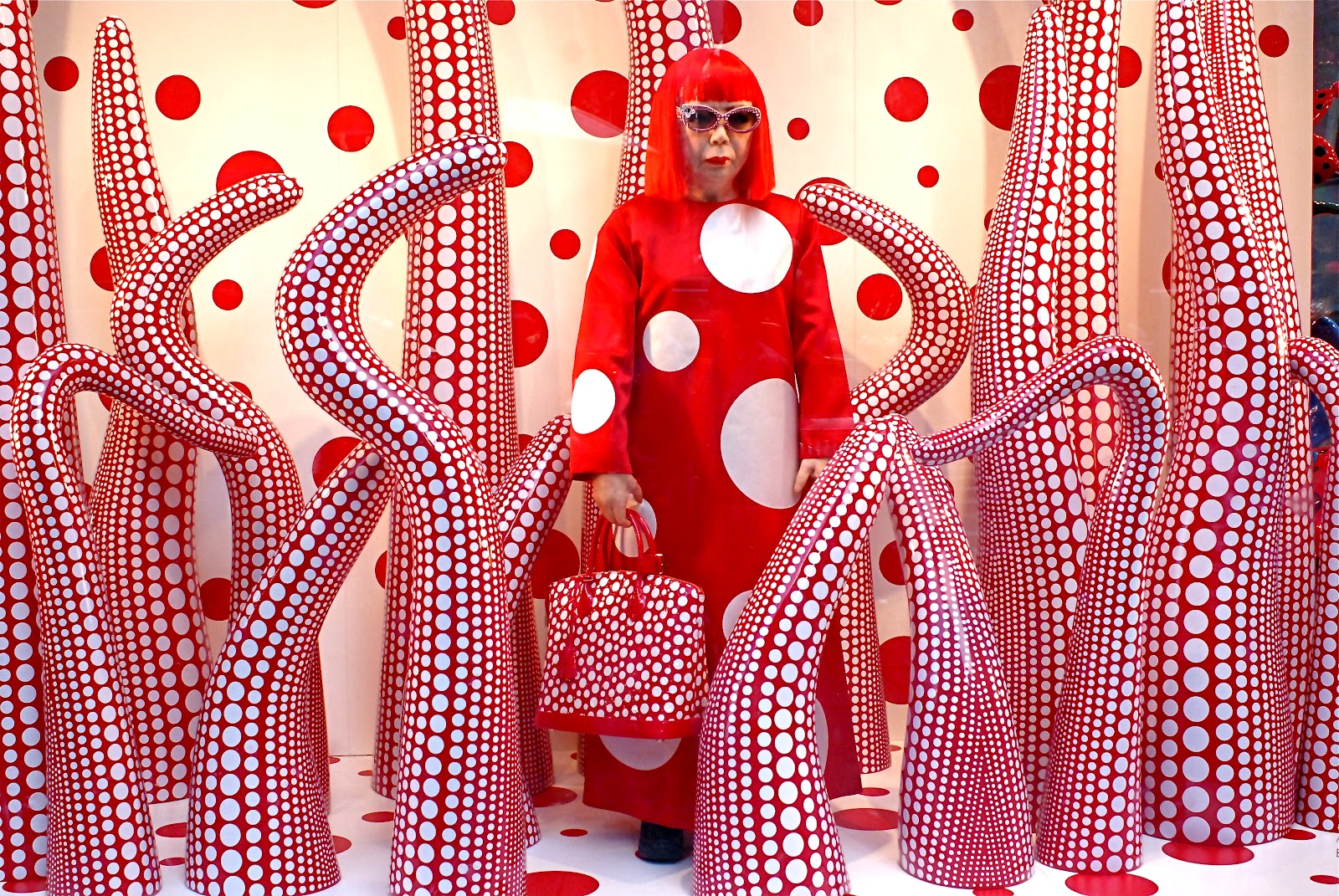 NYC ♥ NYC: Louis Vuitton Collaborates With Artist Yayoi Kusama - Manhattan  Flagship Store Facade and Window Displays On Fifth …