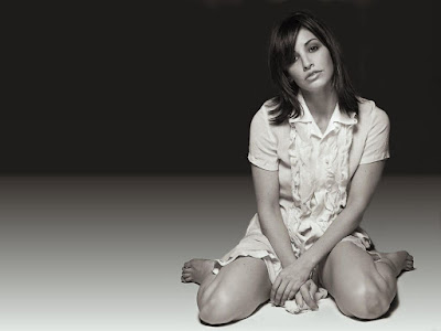 Gina Gershon Sexy Wallpaper