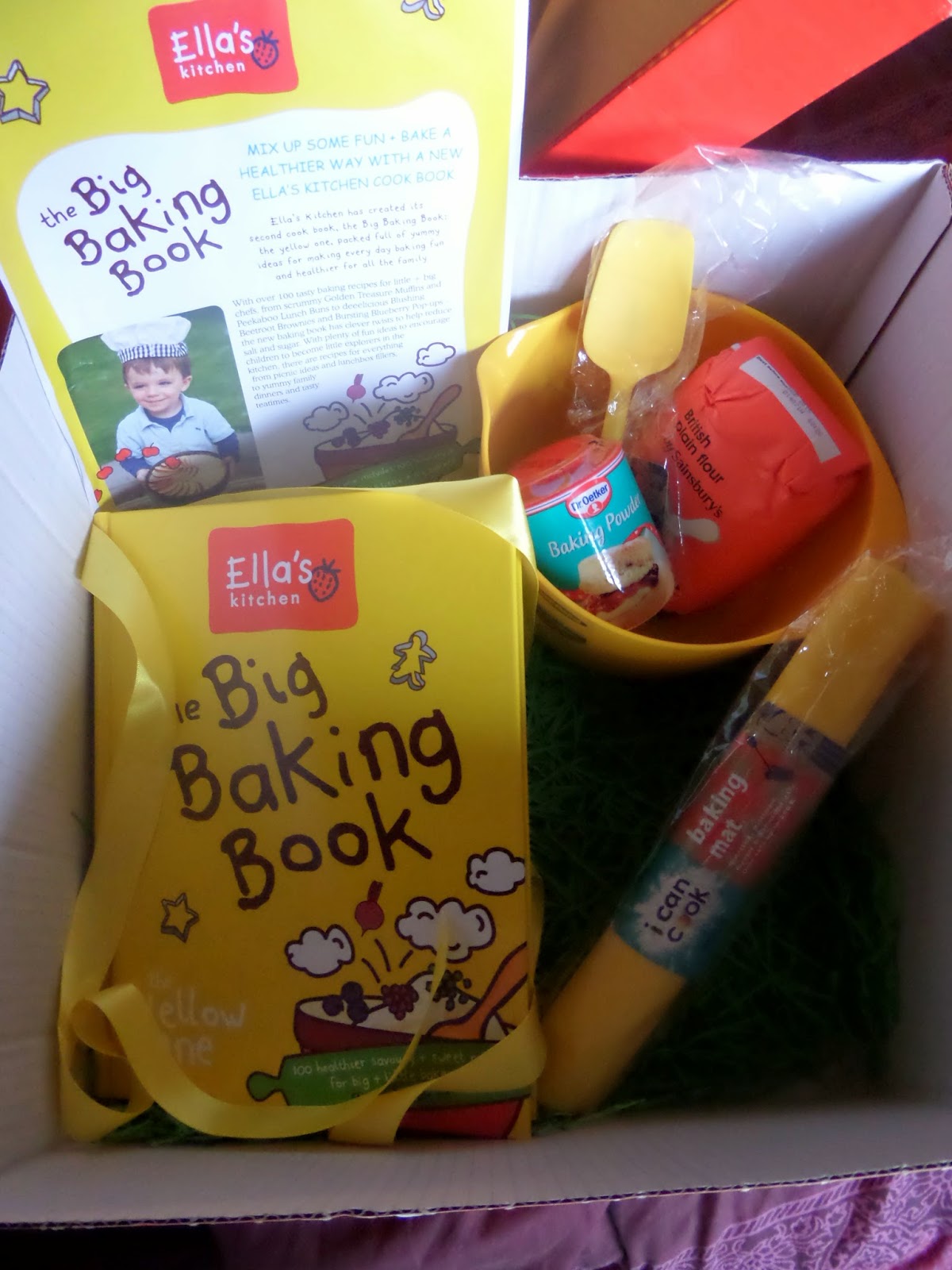 Madhouse Family Reviews Ella's Kitchen Big Baking Book review