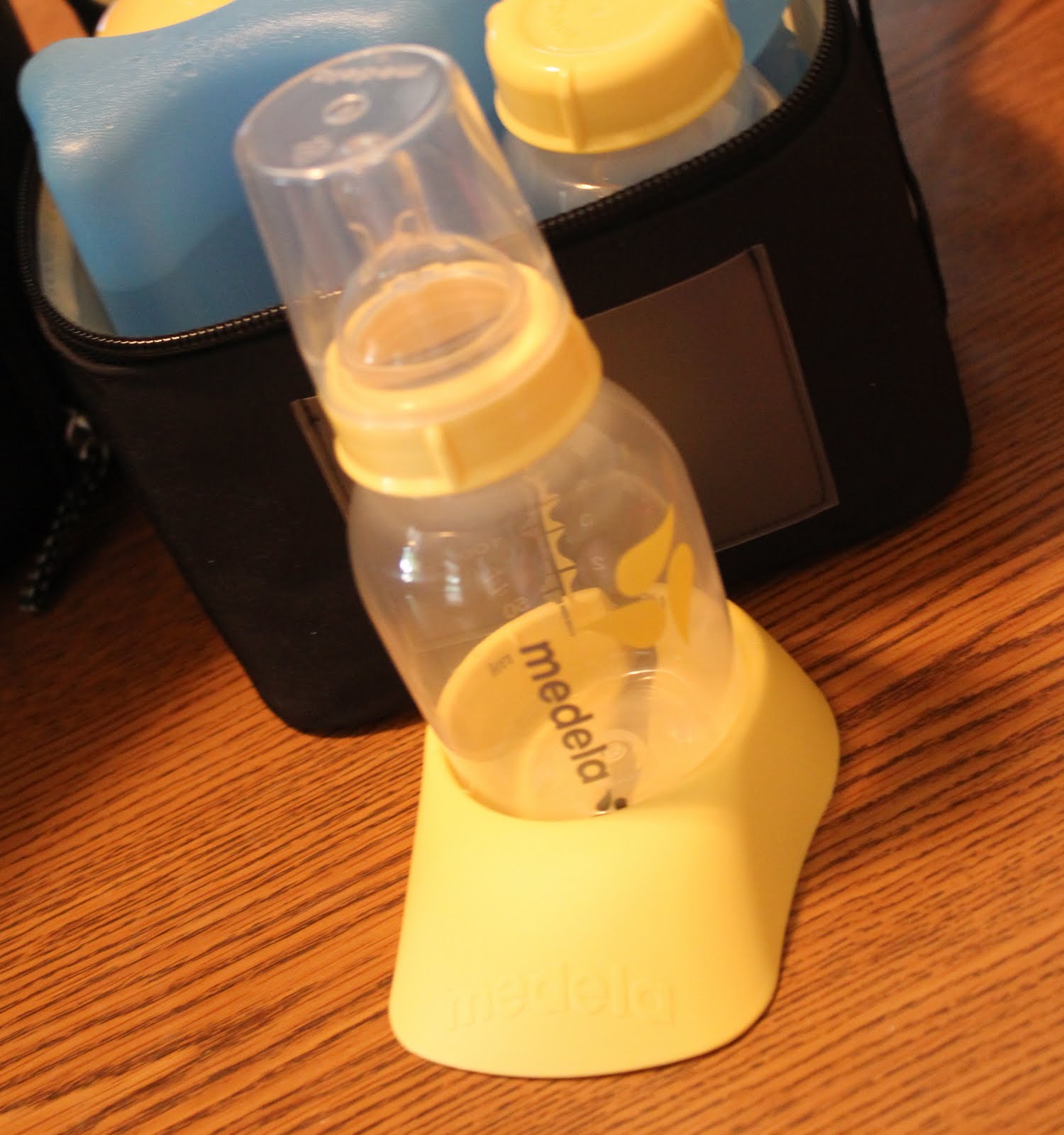 Medela Pump in Style Review & GIVEAWAY!