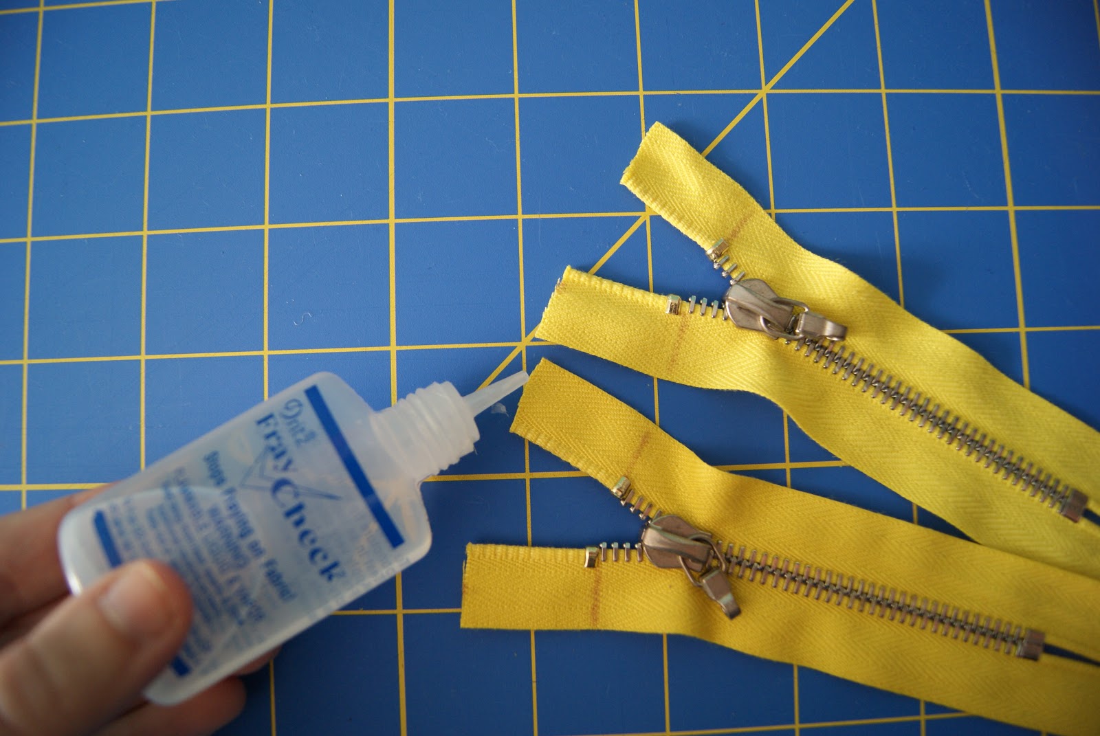 nest full of eggs Shortening Metal Zippers from the Top Tutorial