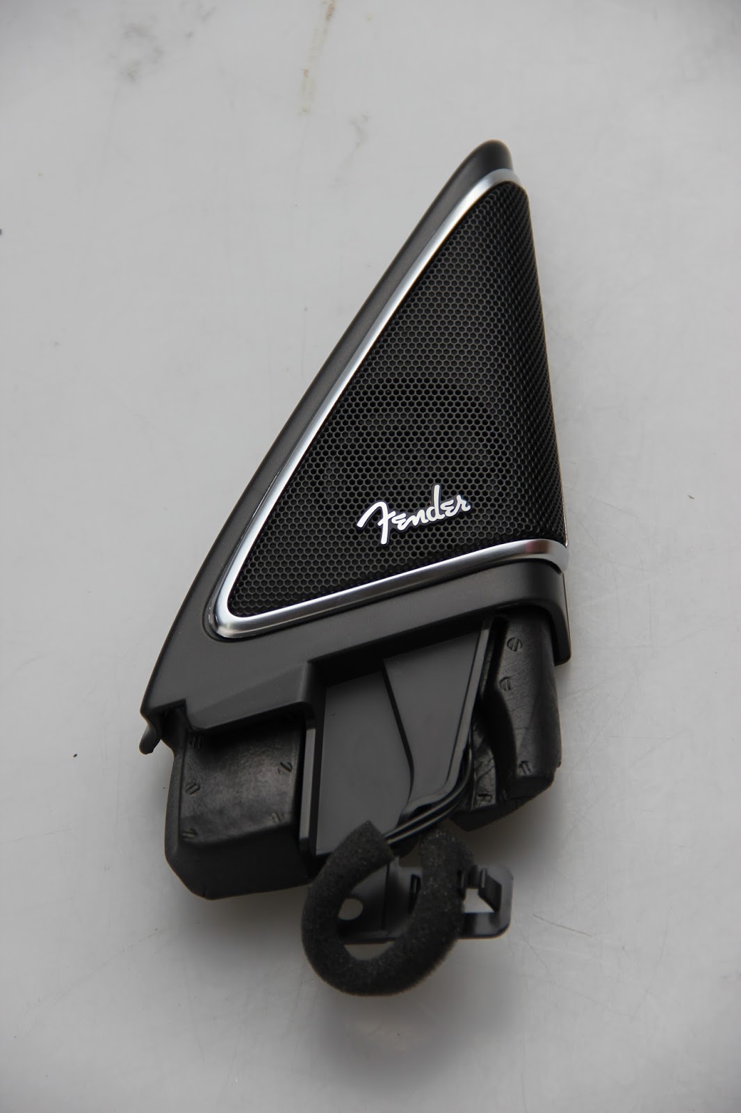 VW Merchandise The Fender Premium Audio System for NEW BEETLE