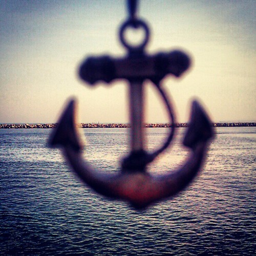 La Ragazza Di Plastica Cerchiamo Di Essere Felici Che Tutto Il Resto Non Conta Piu Un Cazzo